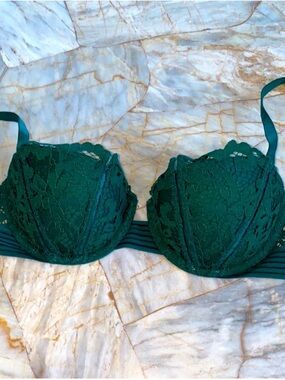 Victoria's Secret “ Very Sexy”Emerald Lace Uplift Balconette Bra 32C